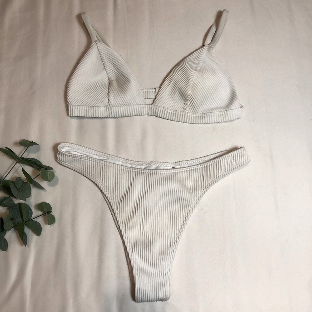 Hollister ribbed white triangle bikini swim set, medium